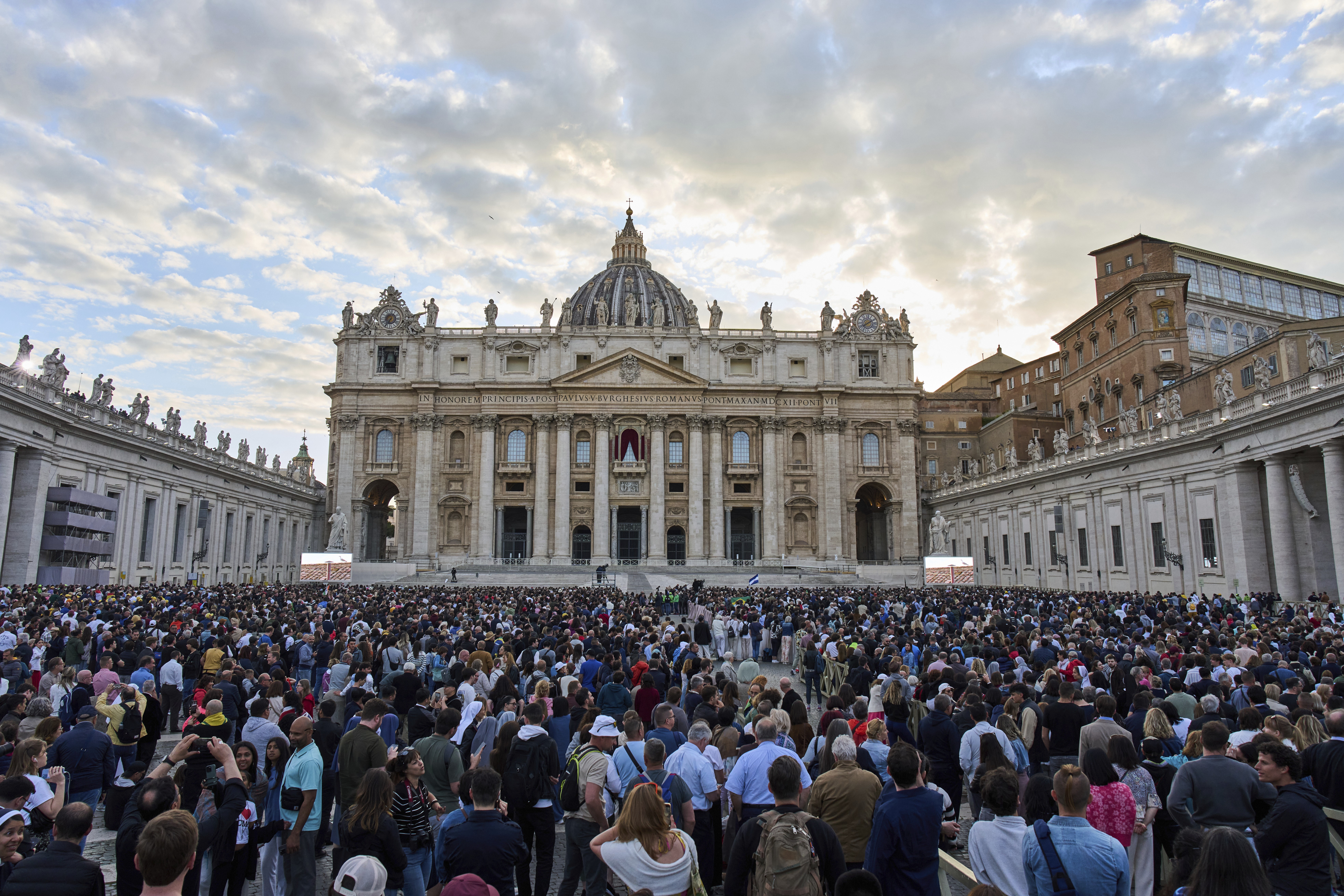 'Habemus Papam': Vaticano confirma escolha de novo papa