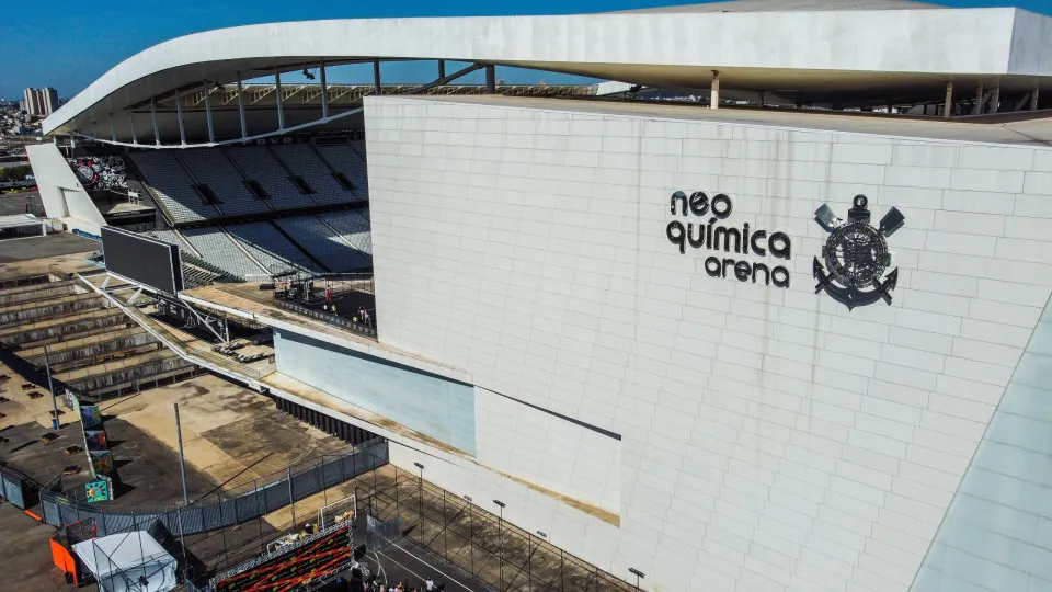 Corinthians negocia com Adidas e está disposto a comprar 'briga' com a Nike